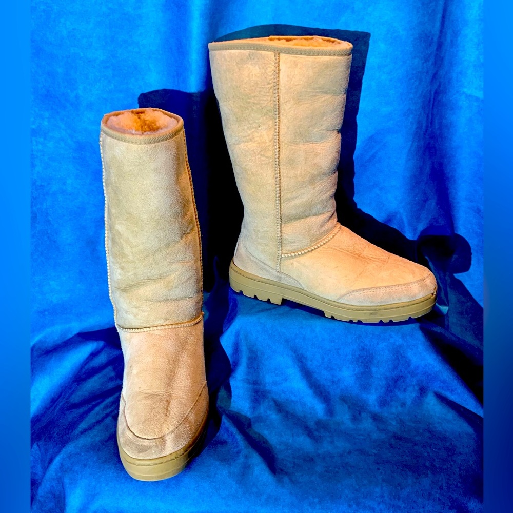 UGG 8W Ultra Tall winter boot